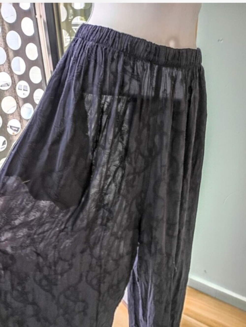 CP Shades SF Embroidered  100% Rayon Wide Leg Elastic Waistband sz L